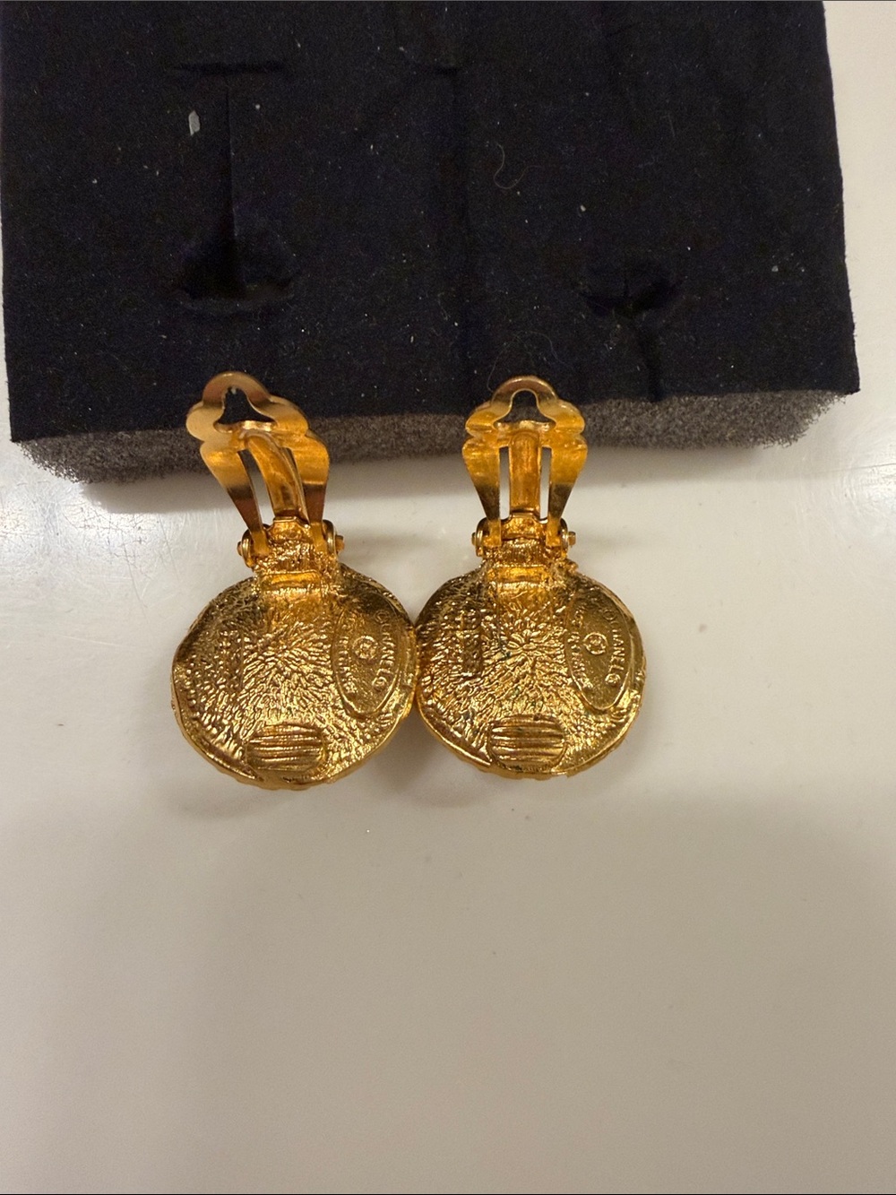 CHANEL Gold-Tone Round Logo Pearl Button Earrings - Picture 4 of 8